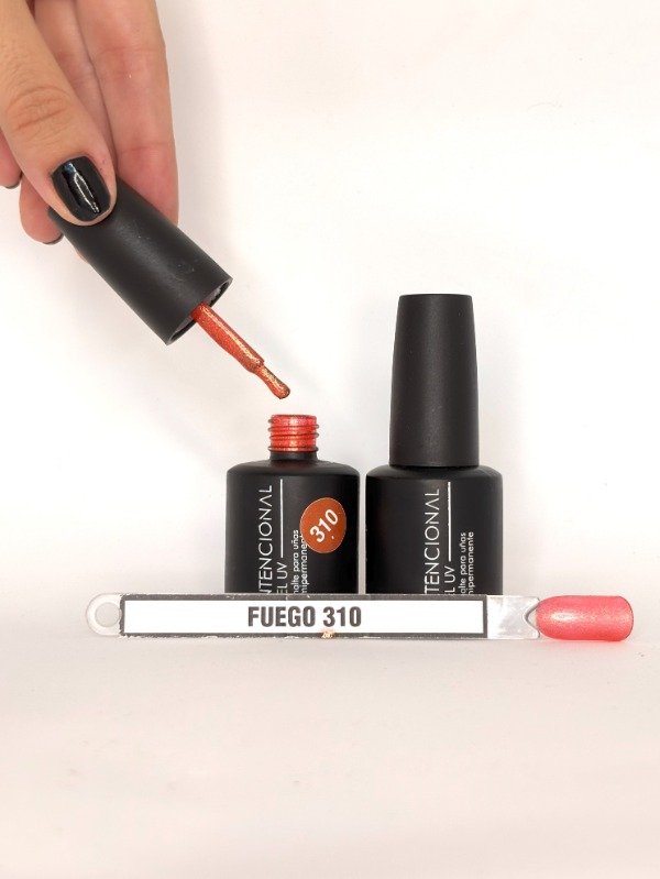 Esmalte semipermanente Gel UV Intencional, tono Fuego 310